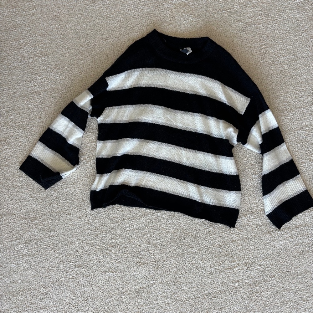 Oversized crew neck sweater